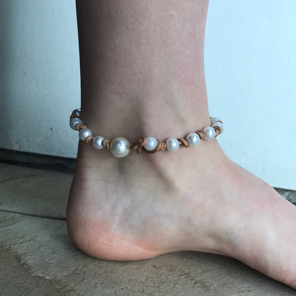 Tan pearl anklet - Picture 3 of 5